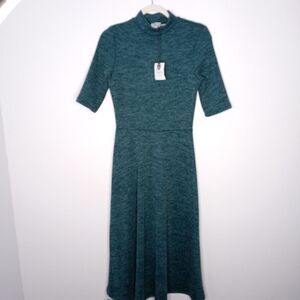 Lisa & Lucy green mock neck ribbed dress